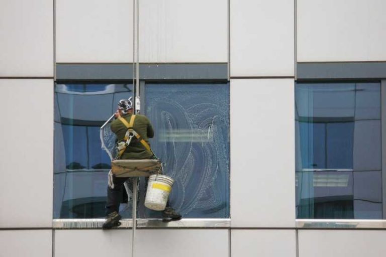 Why You Should Consider Workplace Cleaning Your High Rise Facade